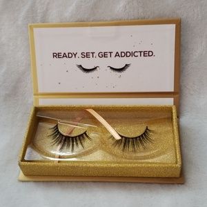 Lashaholic Lashes